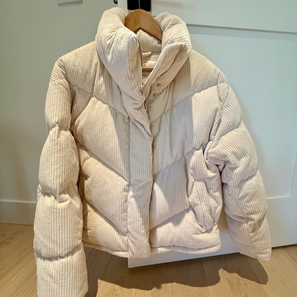 Aritzia Wilfred THE CLOUD PUFF™ Down Jacket Small in Birch Color